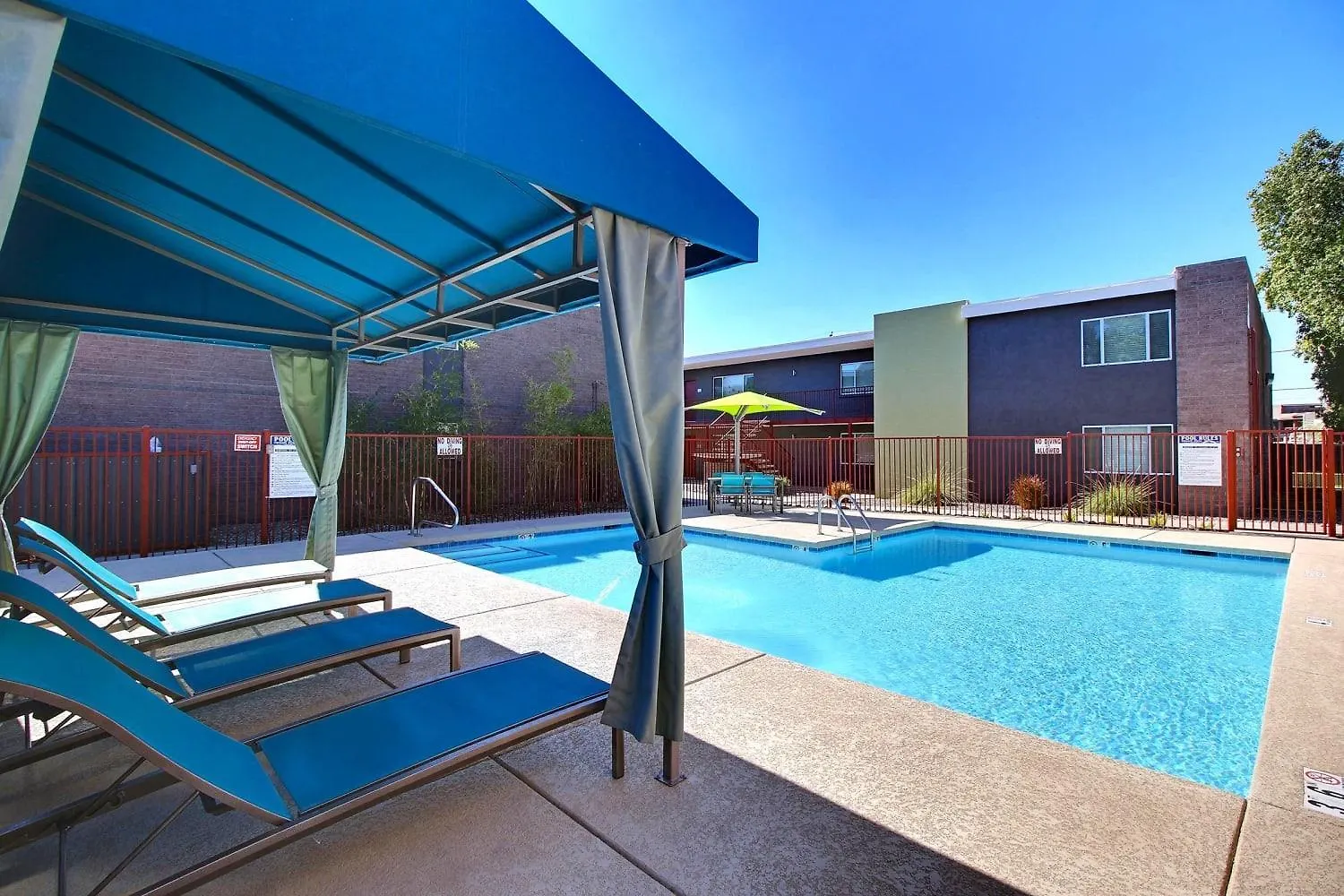 2 Bed 1 Bath Quiet Apartment Central Location In Phoenix