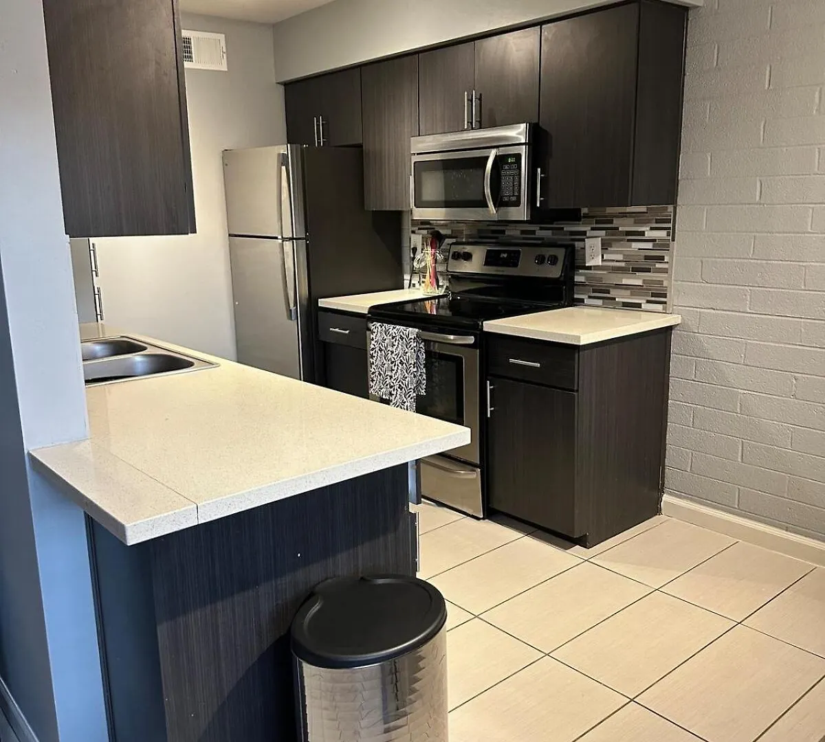 2 Bed 1 Bath Quiet Apartment Central Location In Phoenix