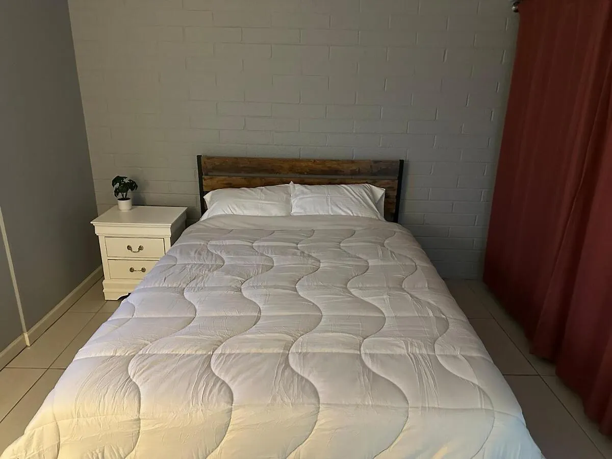 2 Bed 1 Bath Quiet Apartment Central Location In Phoenix